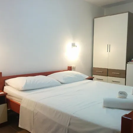 Cavar 1, Close To The
