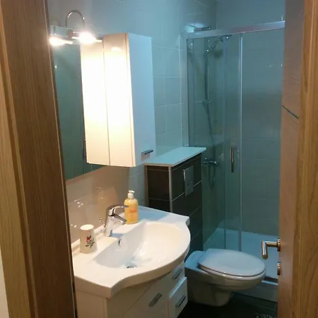 Cavar 1, Close To The