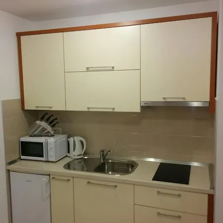 Cavar 1, Close To The